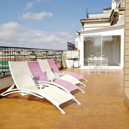 Bizflats Batik Penthouse Pedralbes Апартаменты